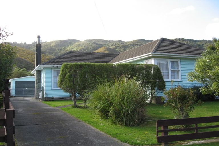 Photo of property in 93 Wood Street, Wainuiomata, Lower Hutt, 5014