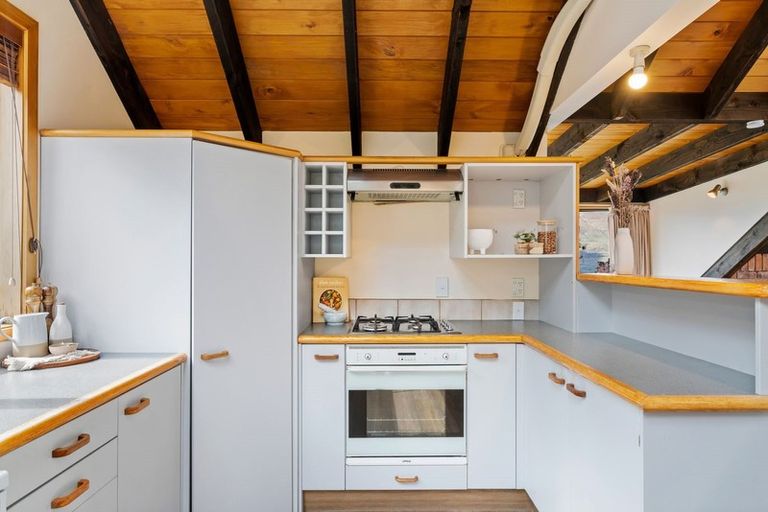 Photo of property in 138a Wynyard Crescent, Fernhill, Queenstown, 9300