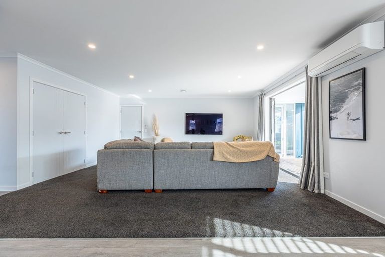 Photo of property in 30 Freedom Drive, Kelvin Grove, Palmerston North, 4414