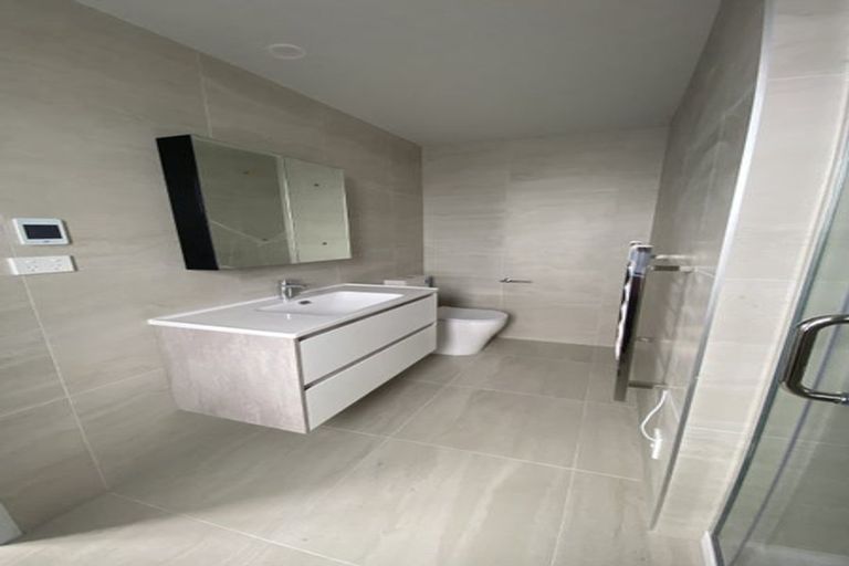 Photo of property in 32b Potter Avenue, Northcote, Auckland, 0627