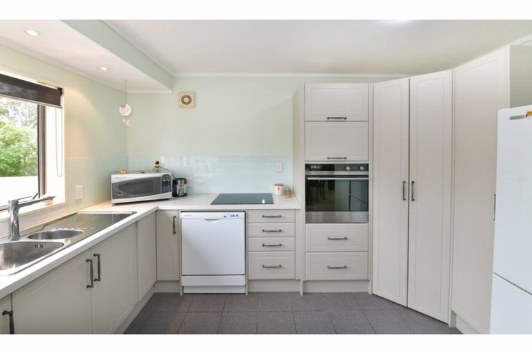 Photo of property in 14 Nickell Place, Orewa, 0931