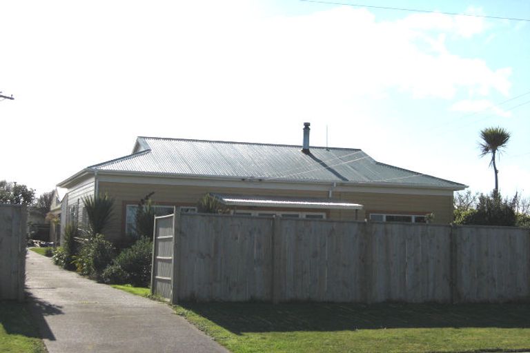 Photo of property in 34 Egmont Street, Castlecliff, Whanganui, 4501
