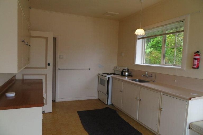 Photo of property in 221 Whites Line East, Waiwhetu, Lower Hutt, 5010