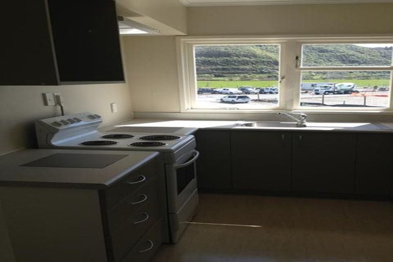 Photo of property in 95 Farmer Crescent, Taita, Lower Hutt, 5011