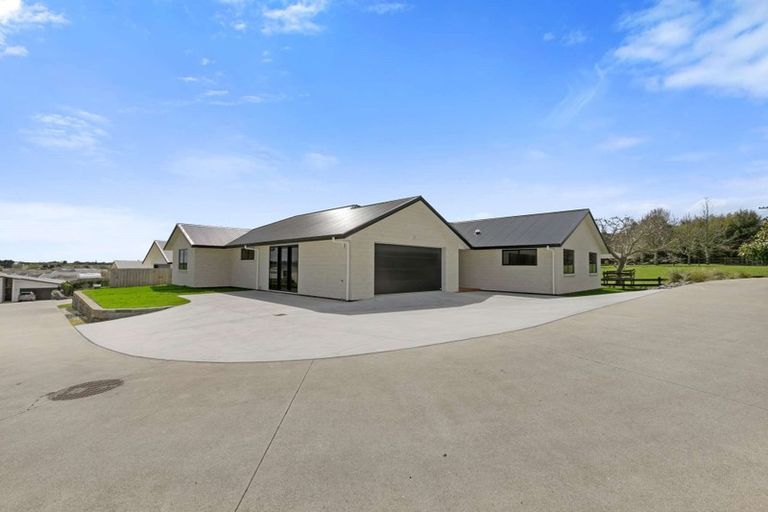 Photo of property in 2 Evan Tasman Lane, Waiuku, 2123