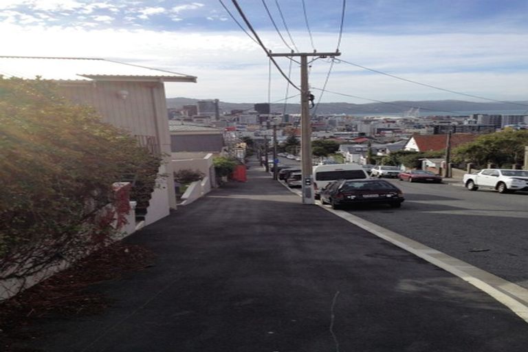 Photo of property in 76a Thompson Street, Mount Cook, Wellington, 6011