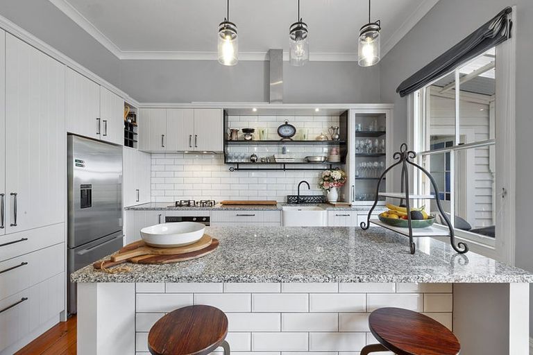 Photo of property in 30 Ballance Street, Lower Vogeltown, New Plymouth, 4310