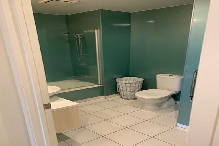 Photo of property in Alpha Apartments, 603/17 Vogel Lane, Auckland Central, Auckland, 1010