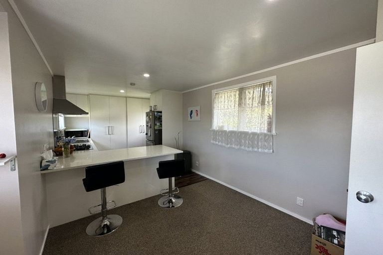 Photo of property in 68b Kelman Road, Kelston, Auckland, 0602