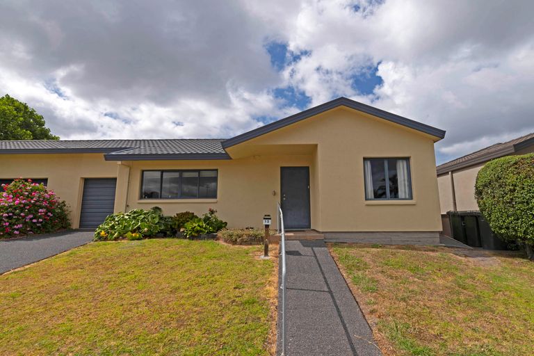 Photo of property in 13 Neta Grove, Henderson, Auckland, 0612