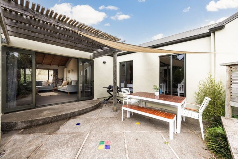 Photo of property in 2 Ritchie Place, Havelock North, 4130