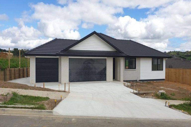 Photo of property in 10 James Elliot Way, Pokeno, 2402