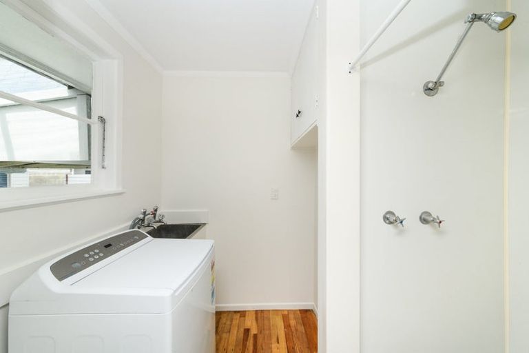 Photo of property in 126 Ruamahanga Crescent, Terrace End, Palmerston North, 4410