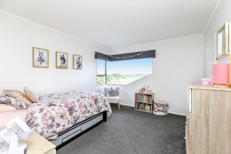 Photo of property in 9 Sandel Rise, Merrilands, New Plymouth, 4312