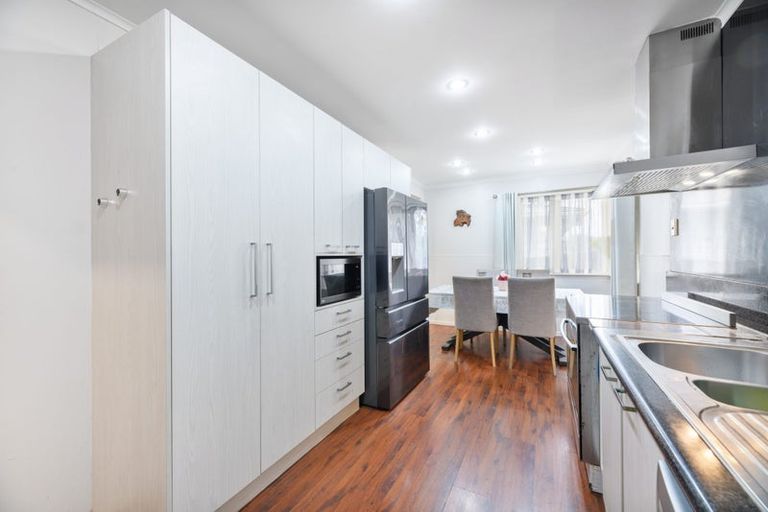 Photo of property in 44 Kohekohe Street, New Lynn, Auckland, 0600