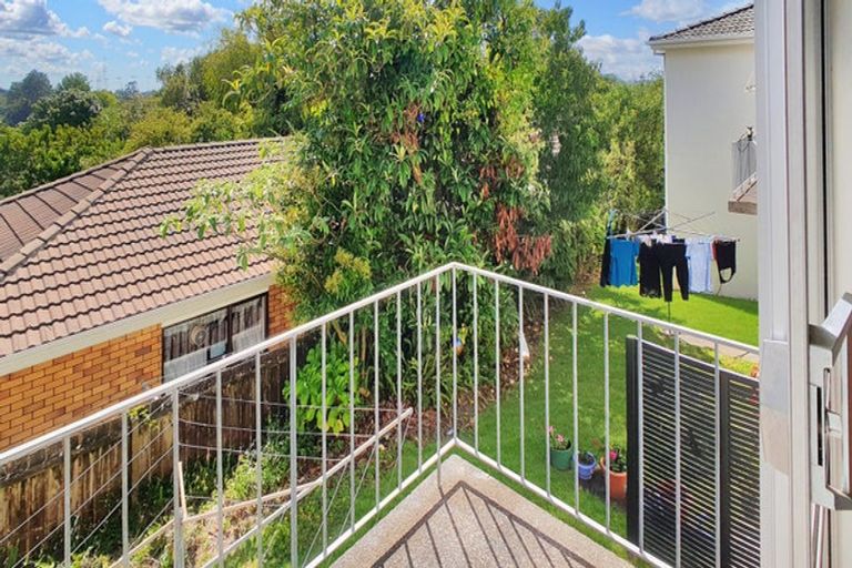 Photo of property in 15 Queen Mary Avenue, New Lynn, Auckland, 0600