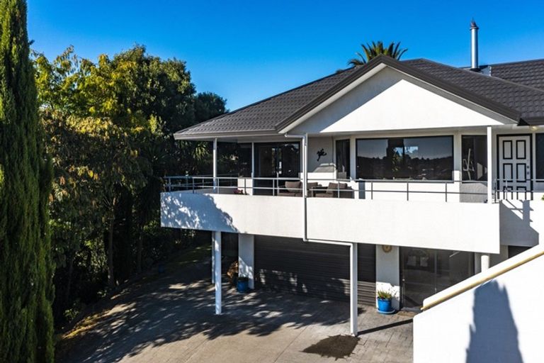 Photo of property in 37 Hetley Crescent, Taradale, Napier, 4112