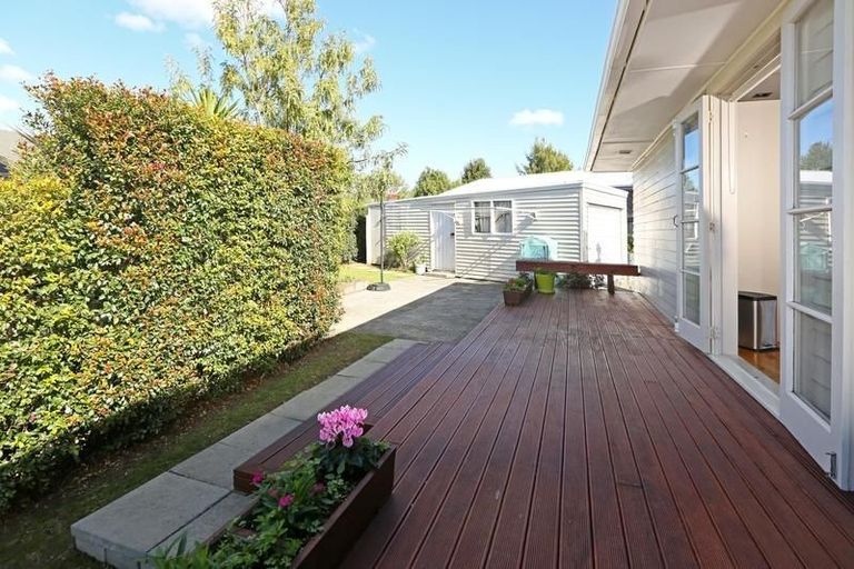 Photo of property in 3 Brookfield Road, Te Atatu Peninsula, Auckland, 0610