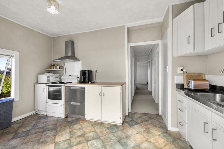 Photo of property in 6 Opotoru Road, Raglan, 3225