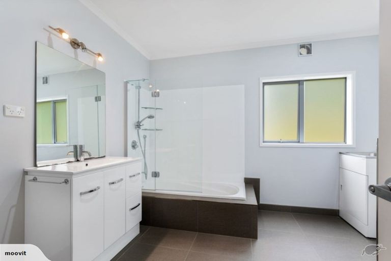 Photo of property in 16 Hobson Heights Road, Lucas Heights, Auckland, 0632