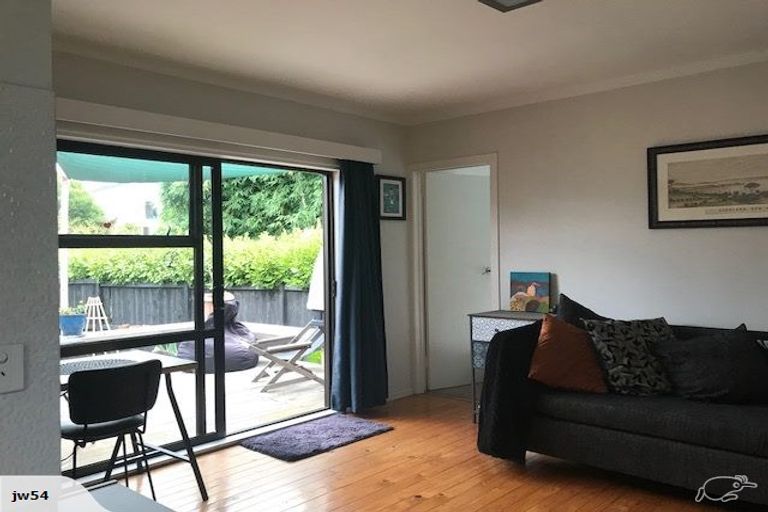 Photo of property in 2/25 Birchfield Road, Hauraki, Auckland, 0622