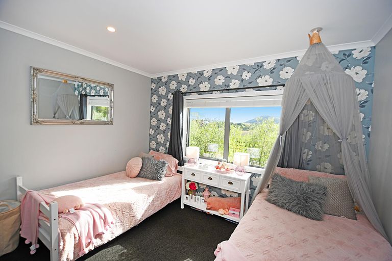 Photo of property in 9 Mountain Road, Kaiwaka, 0587