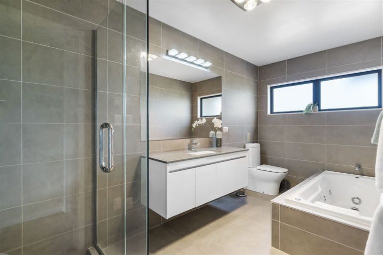 Photo of property in 719 Redoubt Road, Flat Bush, Auckland, 2019