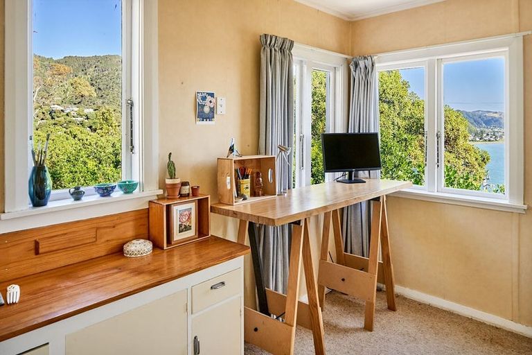 Photo of property in 54 Ferry Road, Days Bay, Lower Hutt, 5013