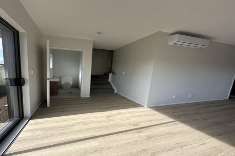 Photo of property in 15c Pipitea Place, Massey, Auckland, 0614