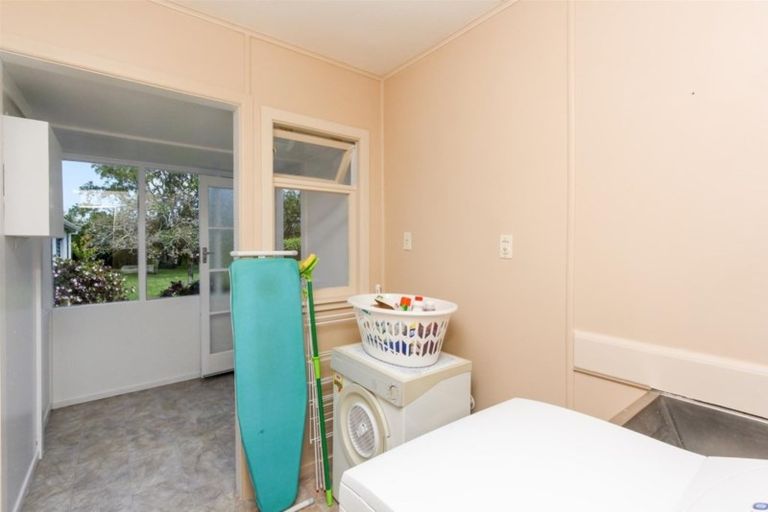 Photo of property in 282 Mangorei Road, Merrilands, New Plymouth, 4312