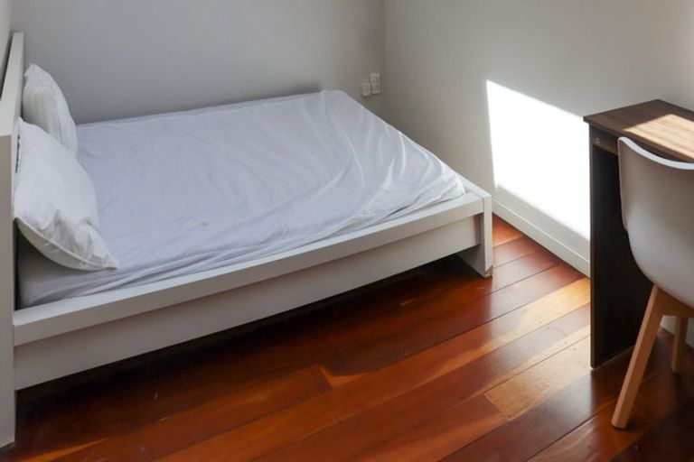 Photo of property in Courtenay Mews Apartments, 5/14 Alpha Street, Te Aro, Wellington, 6011