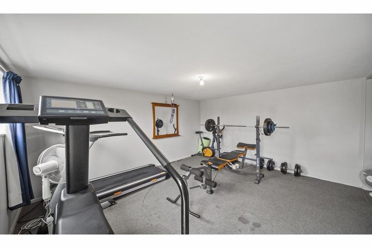 Photo of property in 108 Wainoni Road, Avondale, Christchurch, 8061