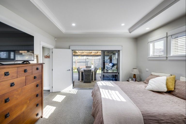 Photo of property in 2 Hurunui Drive, Te Awa, Napier, 4110