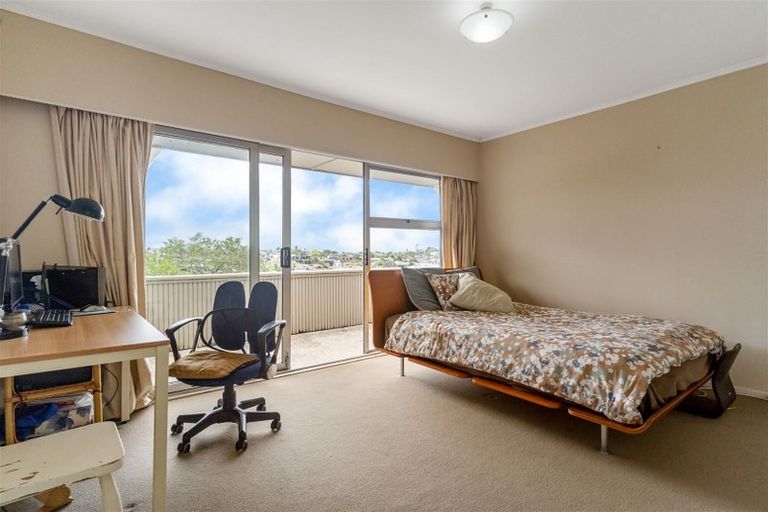 Photo of property in 14 Kennedy Avenue, Forrest Hill, Auckland, 0620