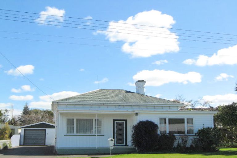 Photo of property in 10 Ross Street, Marton, 4710