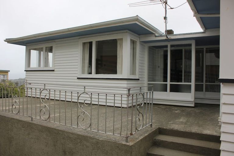 Photo of property in 73 Mills Road, Brooklyn, Wellington, 6021