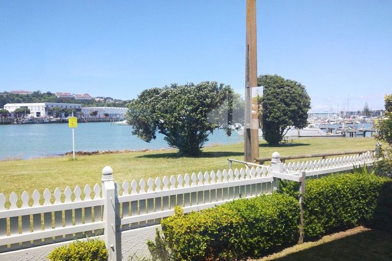Photo of property in 2/1 Charles Street, Westshore, Napier, 4110