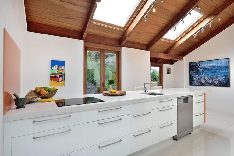 Photo of property in 26 Braemar Road, Castor Bay, Auckland, 0620