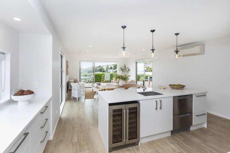 Photo of property in 12 Parkridge Place, Mount Pleasant, Christchurch, 8081