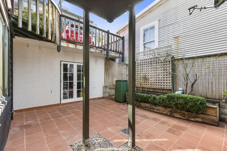 Photo of property in 10 Barton Terrace, Thorndon, Wellington, 6011