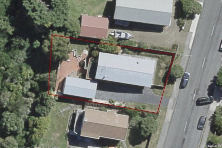 Photo of property in 15 Frobisher Street, Island Bay, Wellington, 6023