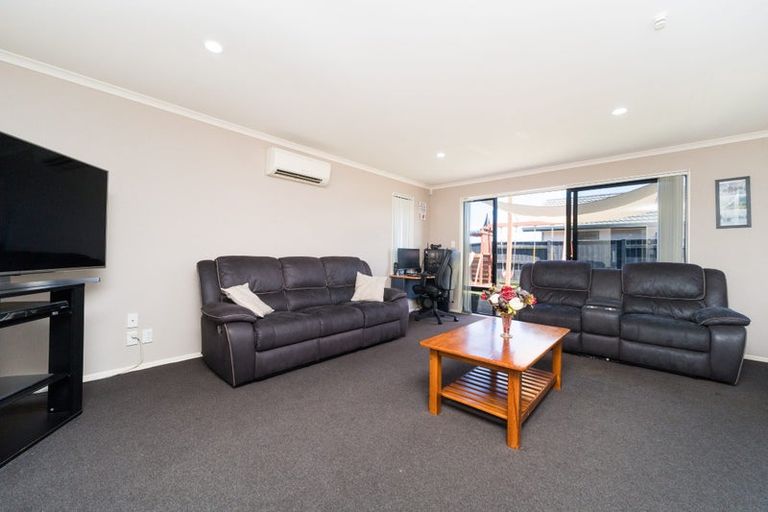 Photo of property in 23 Geneva Terrace, Kelvin Grove, Palmerston North, 4414