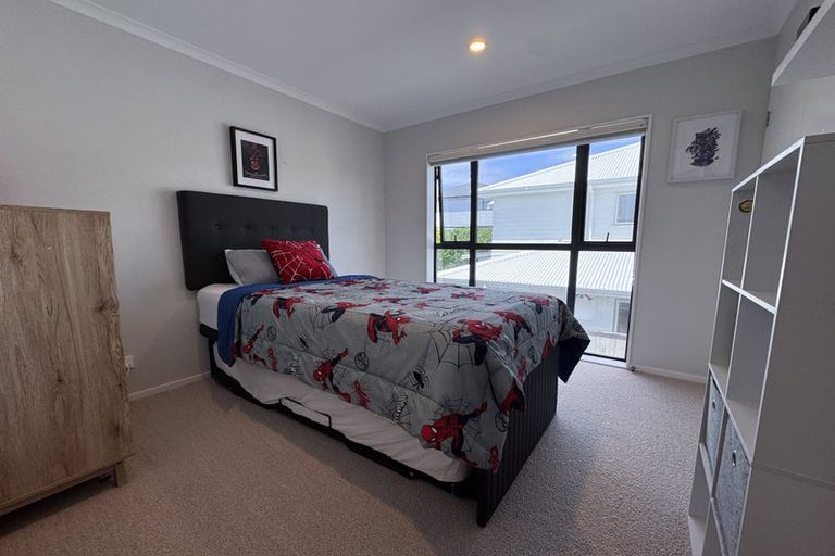 Photo of property in 24 Arthur Rolfe Lane, Swanson, Auckland, 0614