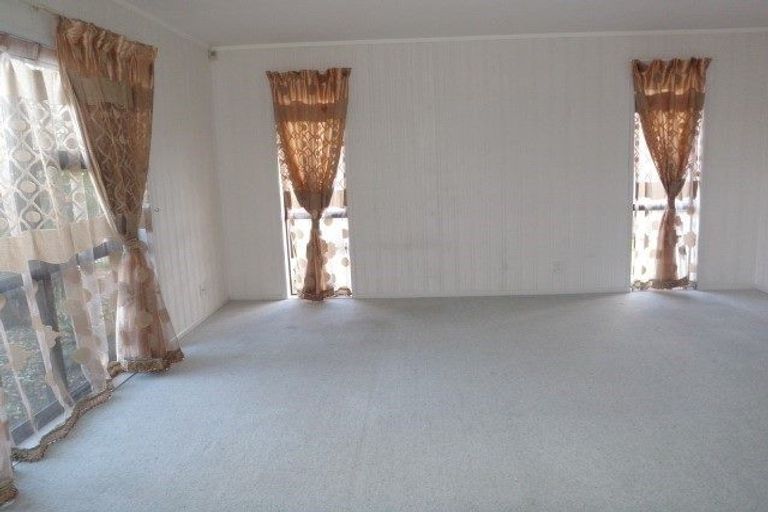Photo of property in 14 Bob Charles Drive, Golflands, Auckland, 2013