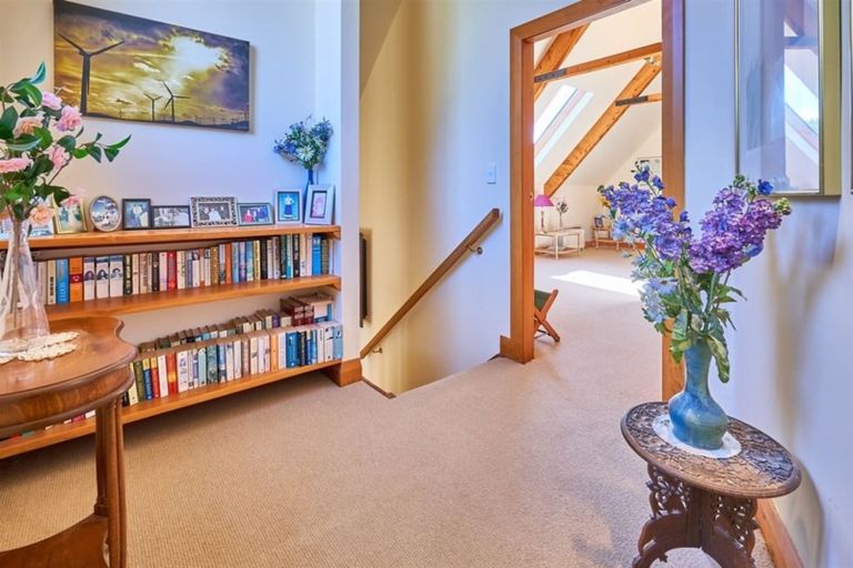 Photo of property in 355 Turitea Road, Turitea, Palmerston North, 4472