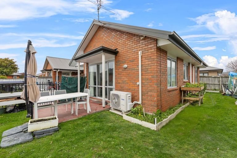 Photo of property in 4/4 Saint Peters Close, Woolston, Christchurch, 8062