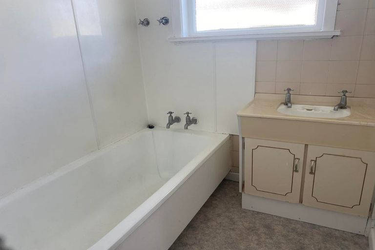 Photo of property in 14 Matai Street, Levin, 5510