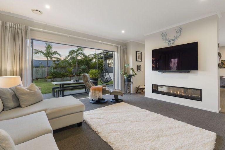 Photo of property in 1154a East Coast Road, Redvale, Auckland, 0794