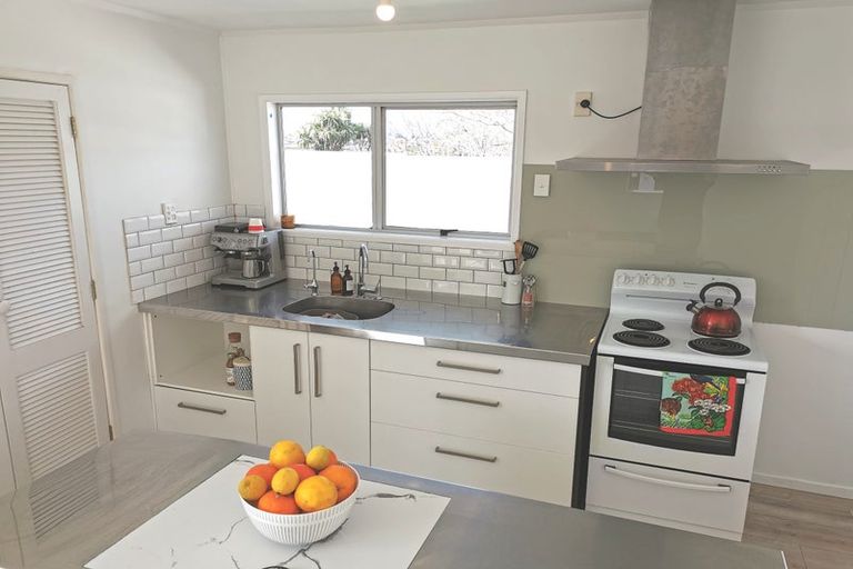 Photo of property in 18 Leaver Place, Weymouth, Auckland, 2103
