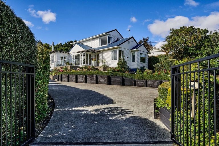 Photo of property in 1 Singers Road, Korokoro, Lower Hutt, 5012